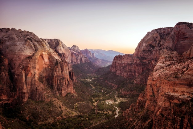 Photo scenic view of mountains against sky