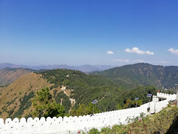 Foto la vista panoramica delle montagne contro il cielo