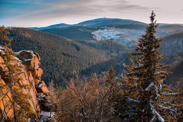 Photo scenic view of mountains against sky