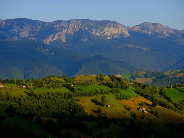 Photo scenic view of mountains against sky