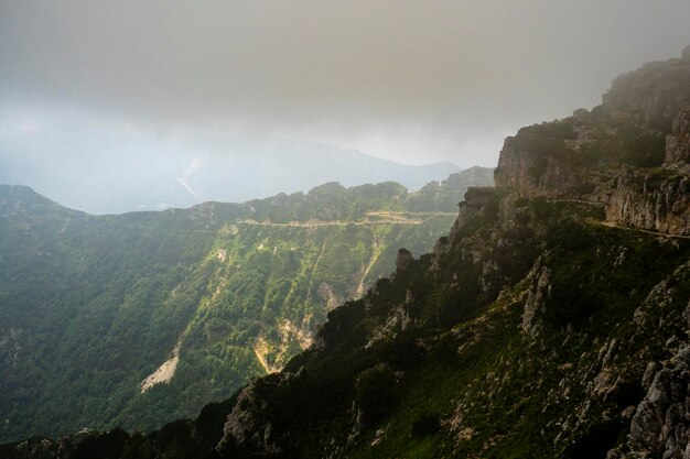 Photo scenic view of mountains against sky