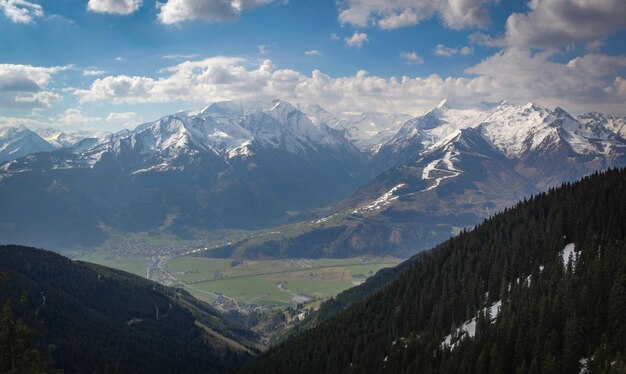 Photo scenic view of mountains against sky