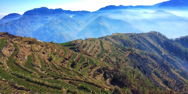 Photo scenic view of mountains against sky