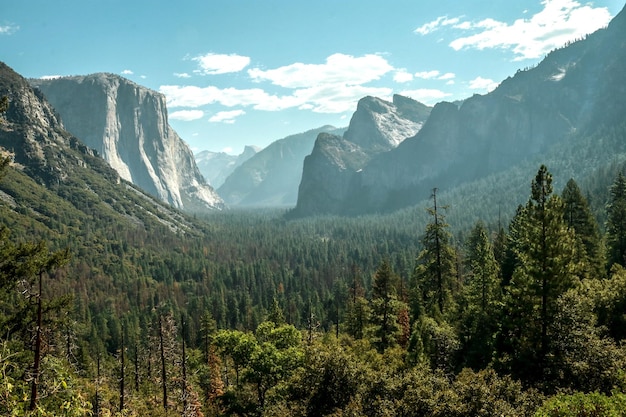 Photo scenic view of mountains against sky