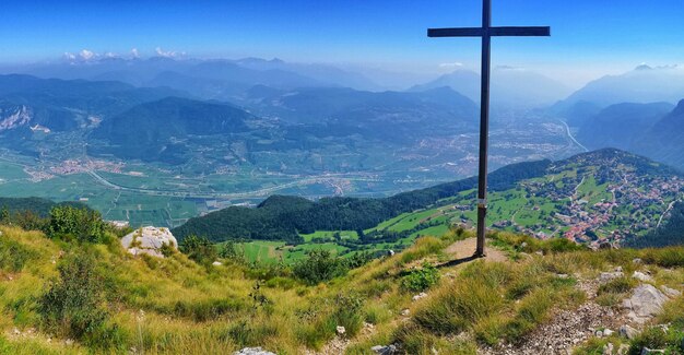 Foto la vista panoramica delle montagne contro il cielo