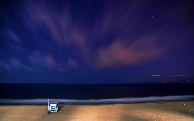 写真 夜のビーチの景色