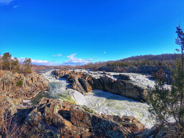 写真 晴れた青い空の背景にある景色の景色