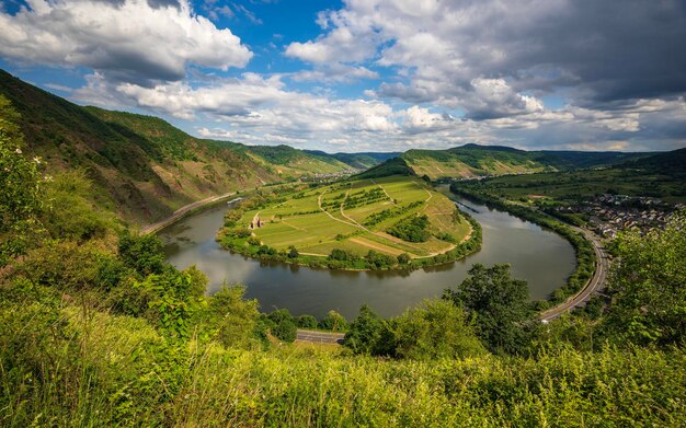 Фото Сценный вид на пейзаж на фоне неба