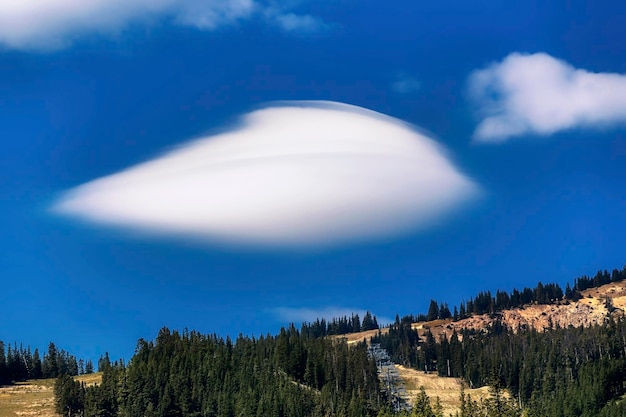 写真 天空を背景にした景色の景色