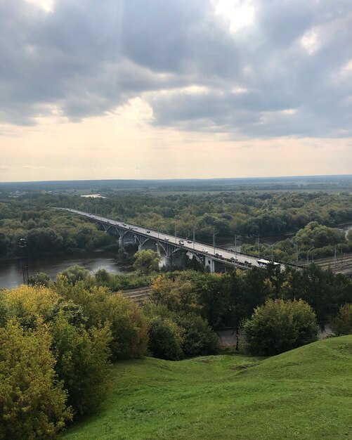 Фото Пейзажный вид на пейзаж на фоне неба