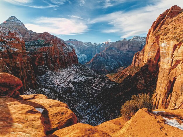 写真 空の背景にある山の景色