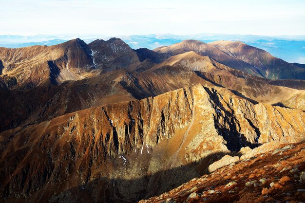 写真 空の背景にある山の景色