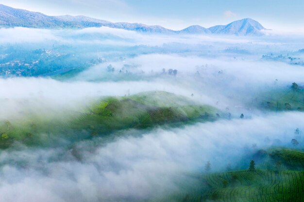 写真 空の背景にある山の景色