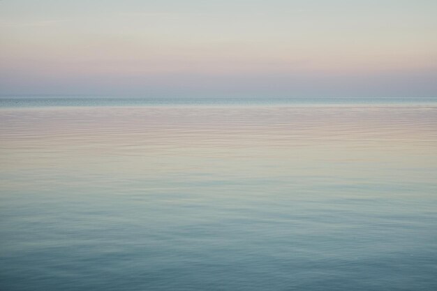 写真 夕暮れ の 時 の 空 に 対し て の 海 の 景色