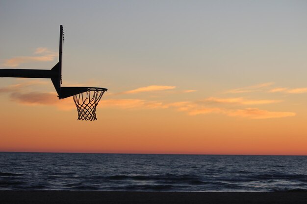 写真 夕暮れ の 時 の 空 に 対し て の 海 の 景色