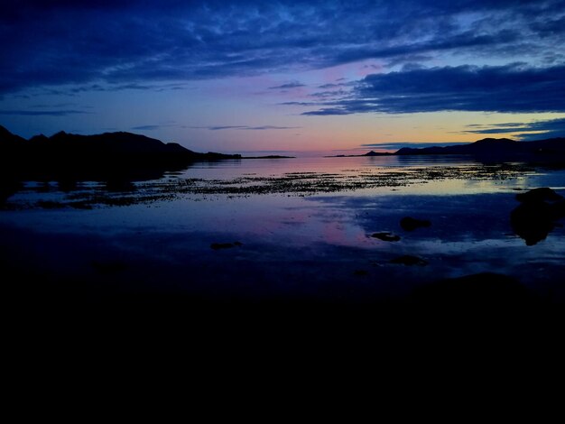 写真 夕暮れ の 時 の 空 に 対し て の 海 の 景色