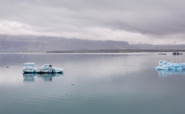 Фото Красивый вид на море на фоне неба