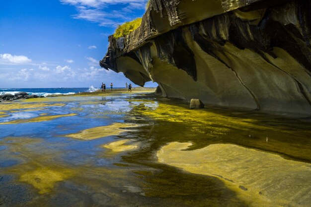 写真 空に照らされた海の景色