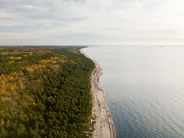 Фото Вид на море на фоне неба