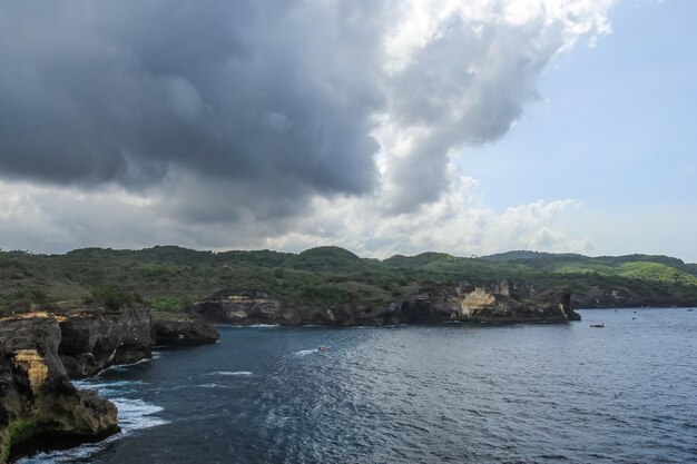 写真 空に照らされた海の景色