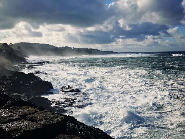 写真 嵐 の 雲 に 逆らっ て の 海 の 景色