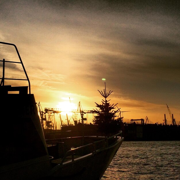 写真 夕暮れ の 海 の 景色