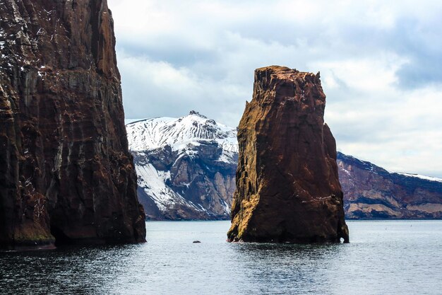 Фото Красивый вид на море с горы на фоне неба