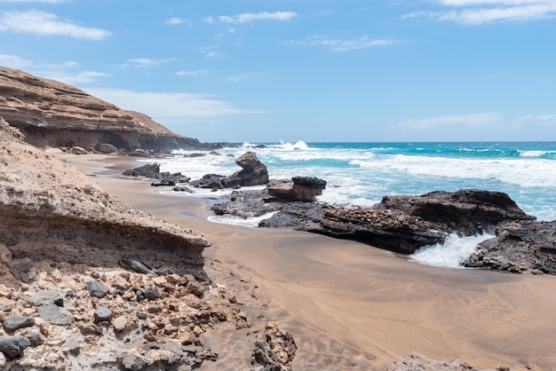 사진 푸에르테벤투라 카나리아 섬(fuerteventura canary island)의 화창한 날 바다 풍경의 아름다운 전망