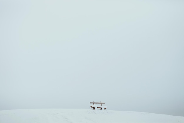 사진 은 하늘 을 배경 으로 한 눈 의 풍경