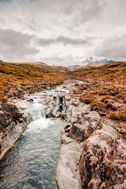 Фото Вид на водопад на фоне неба