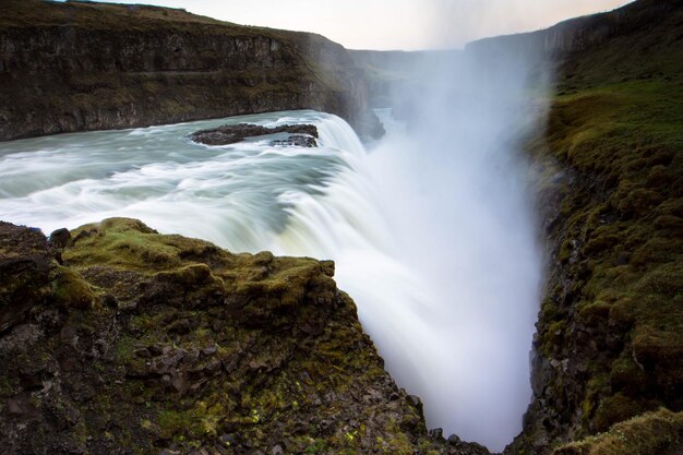 Фото Красивый вид на водопад