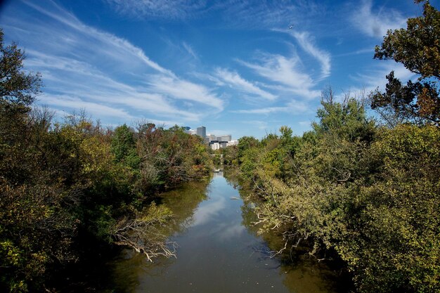 Photo scenic view of river against sky