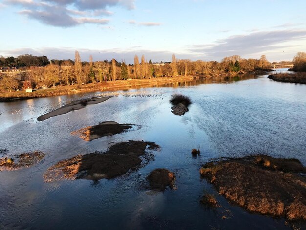 Foto vista panoramica del fiume contro il cielo