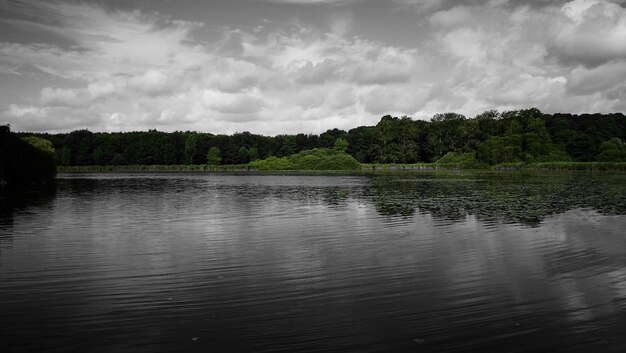 Photo scenic view of river against sky