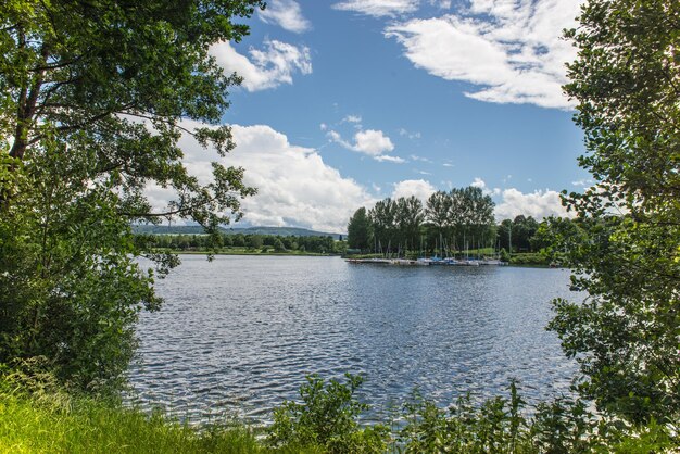 Foto vista panoramica del fiume contro il cielo