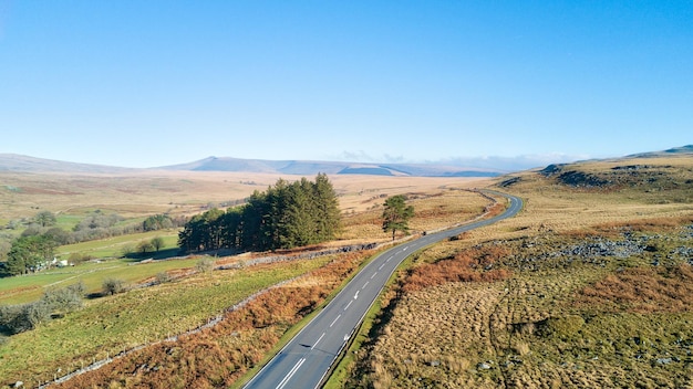 Foto vista panoramica della strada contro un cielo limpido