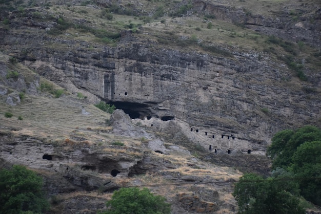 Foto vista panoramica delle formazioni rocciose