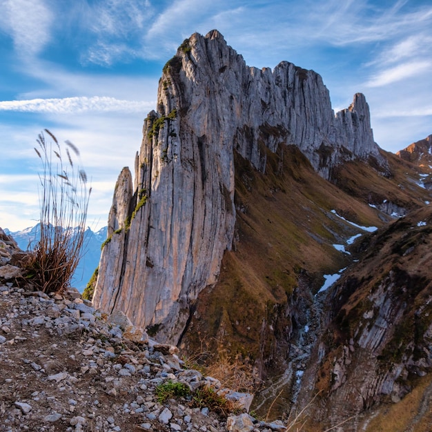 Foto vista panoramica delle montagne rocciose contro il cielo