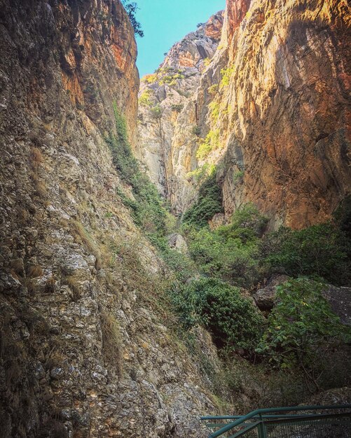 Photo scenic view of rocky mountains