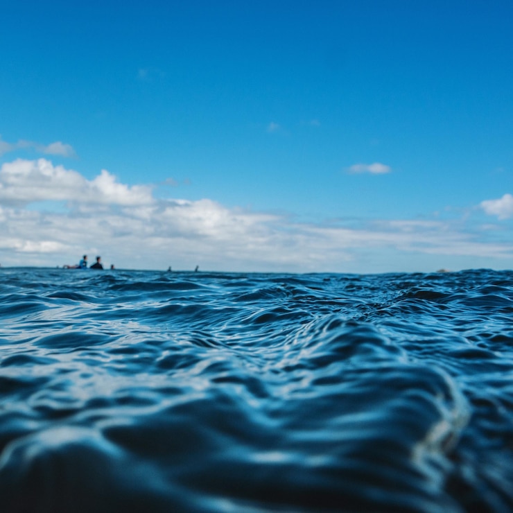 Фотография красивый вид на море на фоне голубого неба