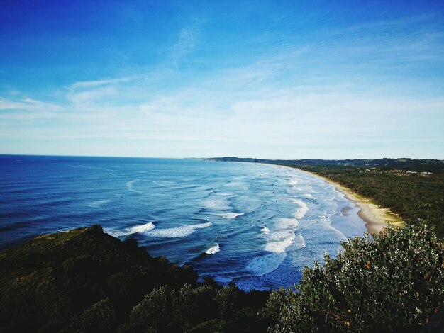 Photo scenic view of sea against blue sky