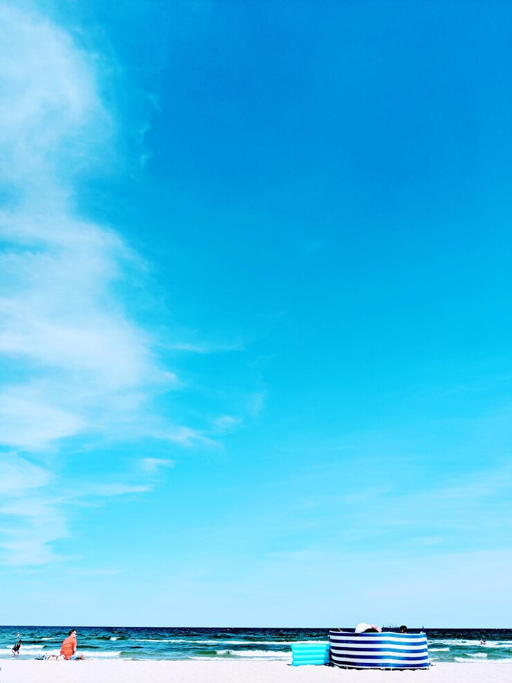 Photo 青い空を背景にした海の景色