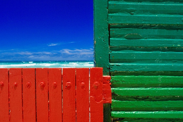 Foto la vista panoramica del mare sul cielo blu