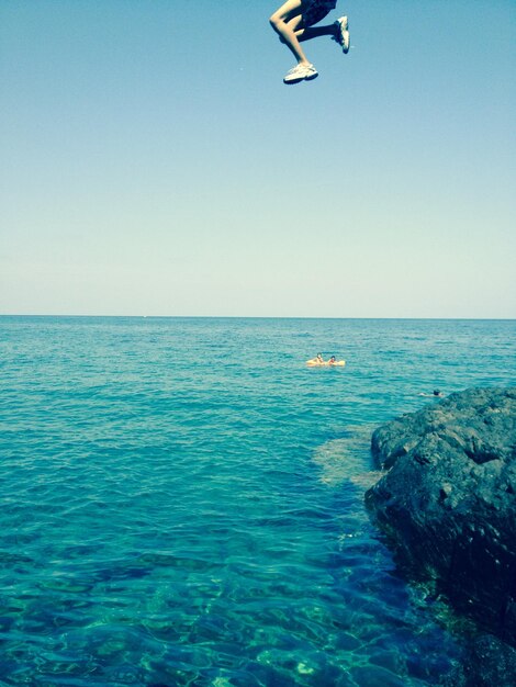 Foto vista panoramica del mare contro un cielo limpido