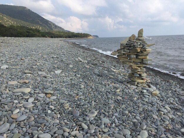 Красивый вид на море на облачном небе