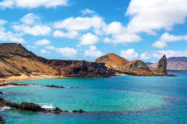 Photo scenic view of sea against cloudy sky