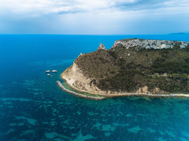 Foto vista panoramica del mare contro un cielo nuvoloso