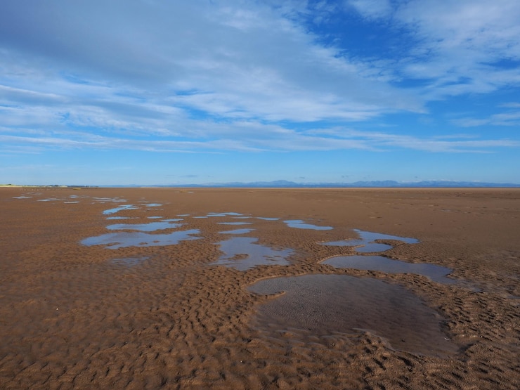 Фотография красивый вид на море на облачном небе