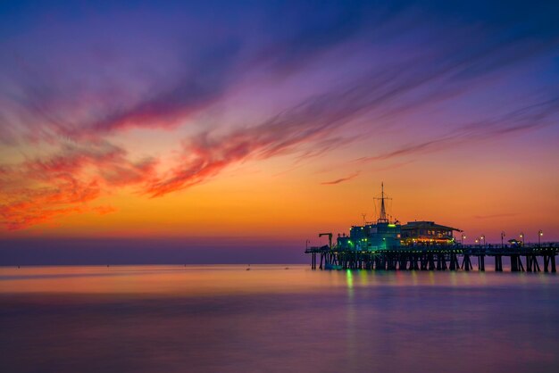 Foto vista panoramica del mare contro il cielo durante il tramonto