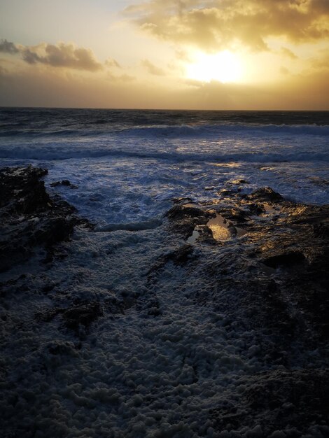 Foto vista panoramica del mare contro il cielo durante il tramonto